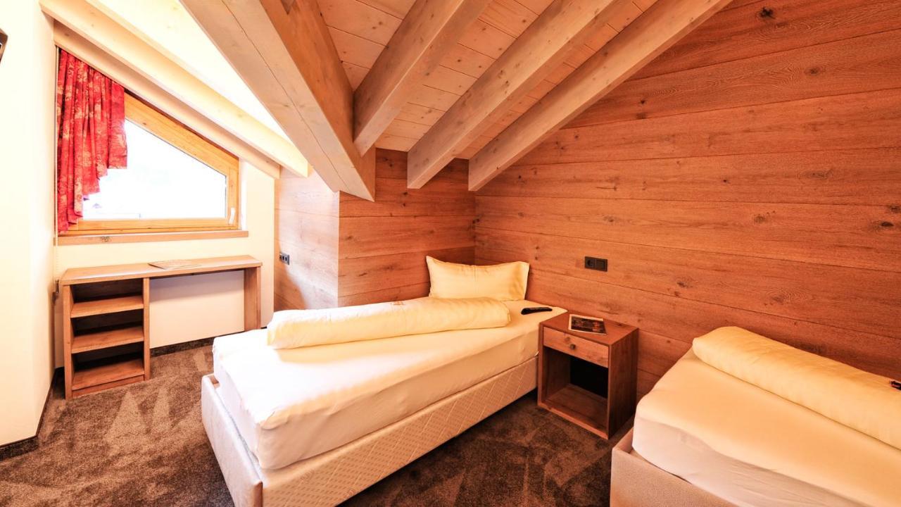 Hotel Garni Stefanie Ischgl Zewnętrze zdjęcie